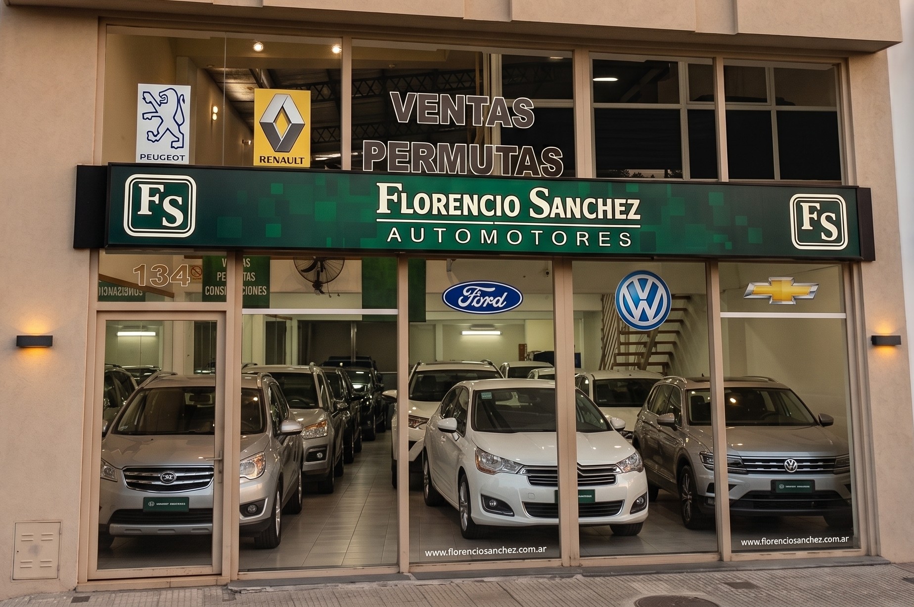Frente del local de Florencio Sánchez Automotores en Av. Alberdi 134, Rosario